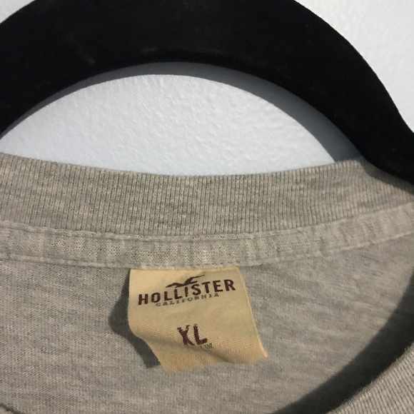Hollister XL Gray Tee - Picture 2 of 2